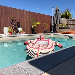 Meet your Posher, Jean